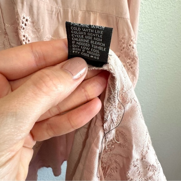 J Gee Women's 1X Pink Popover Blouse Eyelette Boho Rayon Floral Casual High Low - Picture 5 of 11